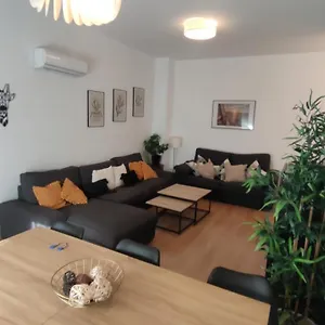 unique-apartment-in-malaga-city-center-with-pool.1costadelsol.com/
